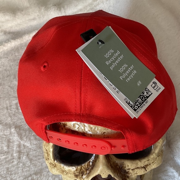 H&M Red Mario bros Kids Hat - Picture 2 of 3